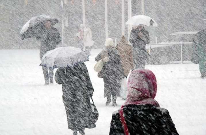 Informare privind activitatea școlilor și universităților din zonele afectate de condițiile meteorologice nefavorabile