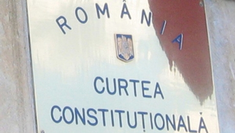 Suspendarea contractului de muncă în urma plângerii penale a angajatorului este neconstituțională