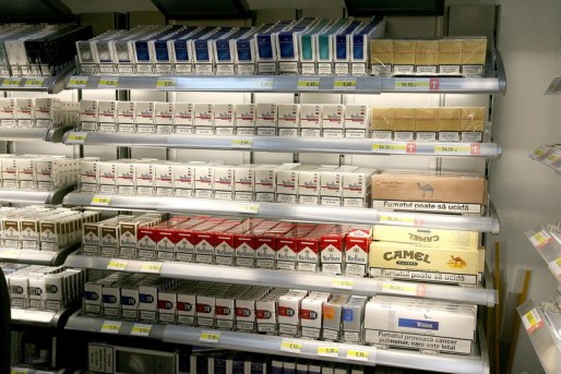 JTI solicită Parlamentului să separe Directiva tutunului de prevederile antifumat