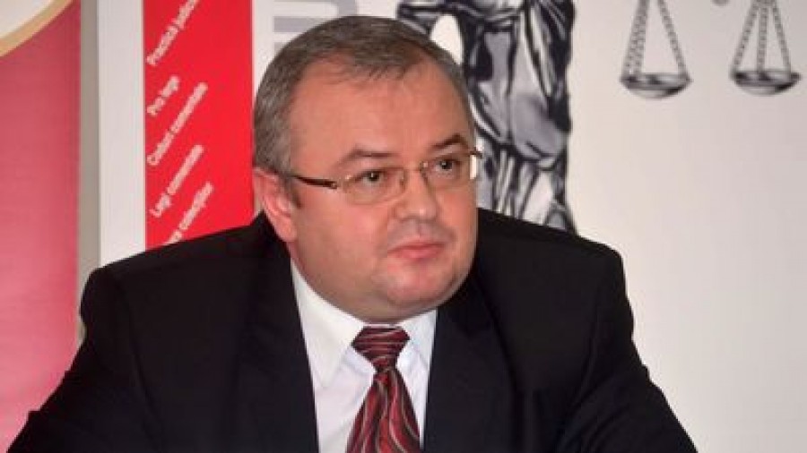 Consideratii privind discretia si indiscretia - Mihai Hotca