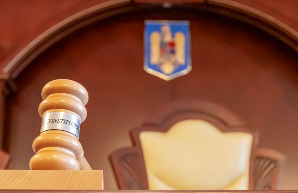 Repere teoretice și jurisprundențiale privind organizarea și funcționarea CCR. Practica CCR pe marginea legii nr. 47/1992 republicată